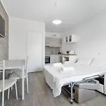 Loiseau Bleu -studio Terrasse - Parking - Clim 아파트