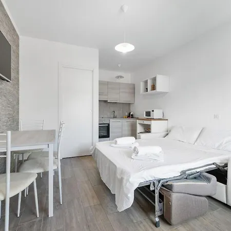 Loiseau Bleu - Terrasse - Parking - Clim Menton