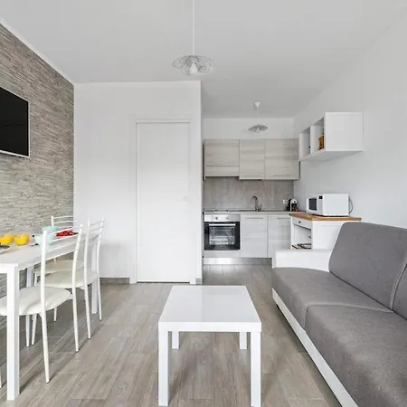 Loiseau Bleu -studio Terrasse - Parking - Clim מנטון