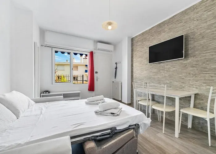 Apartment Loiseau Bleu -studio Terrasse - Parking - Clim